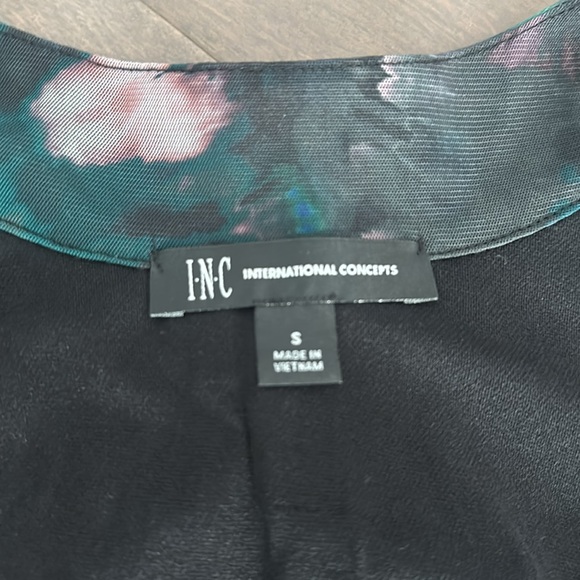 INC Sleevless Top with Silver accents size Small Green and Pink - Picture 2 of 6